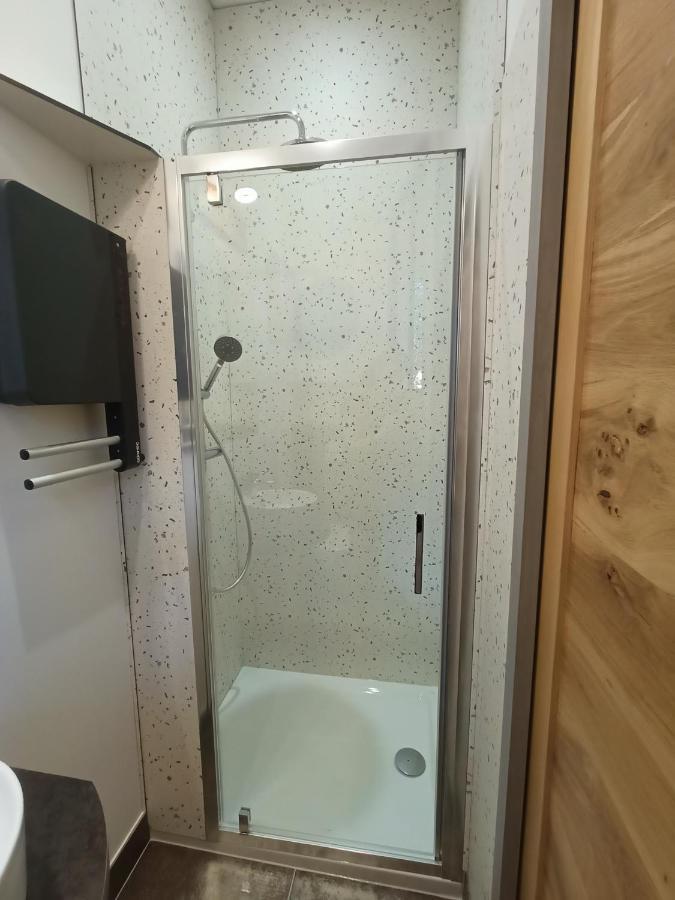 Le 28 Frater Apartment