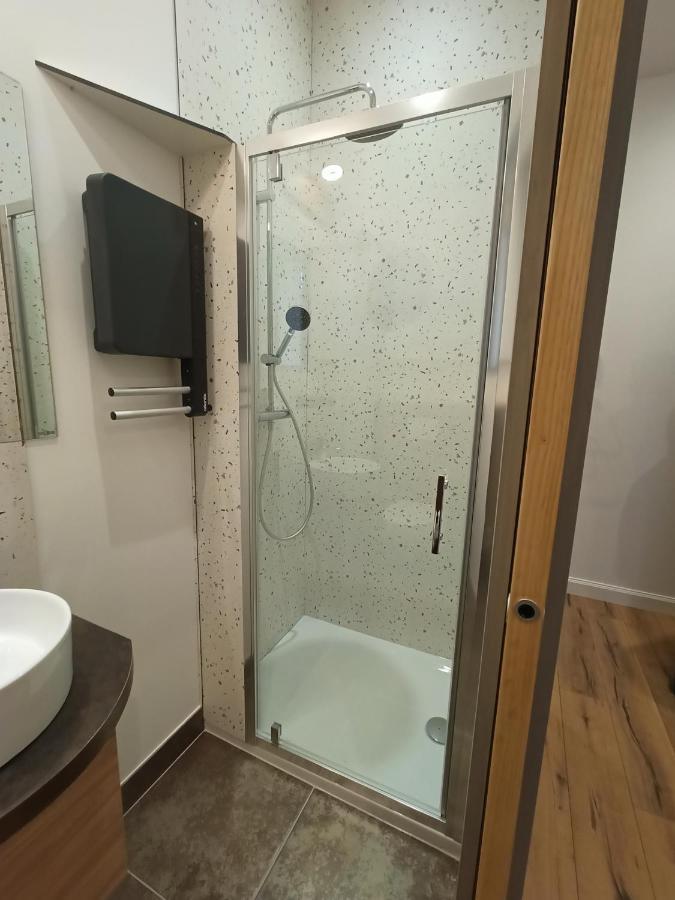 Le 28 Frater Apartment