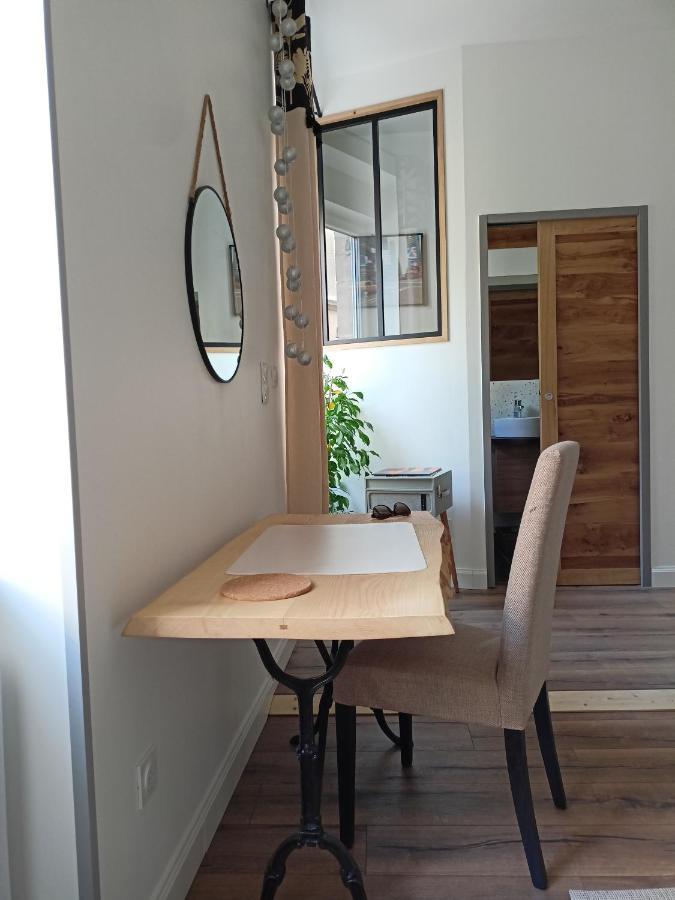 Le 28 Frater Apartment